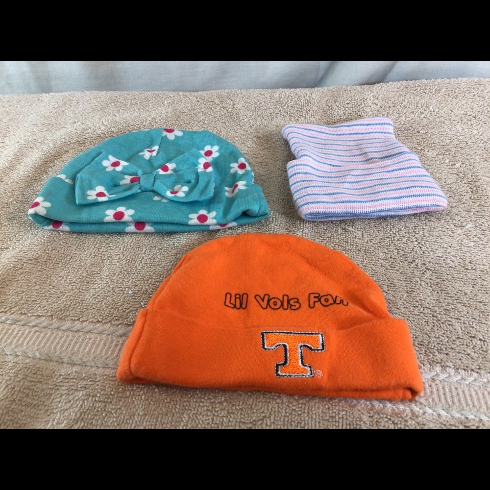 Adorable Set of 3 Infant Girls Newborn Hats Floral VOLS Striped pre-owned